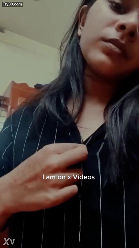 Sexy Girl Shows Her Boobs