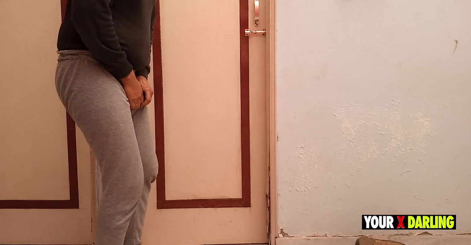 Punjabi bhabhi wants bihari’s dick in her pussy when he is pissing in the bathroom