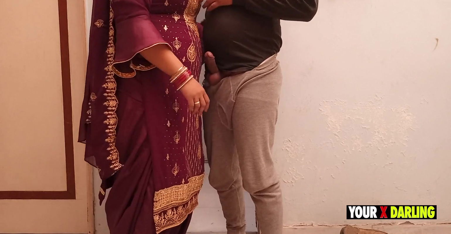 Punjabi bhabhi wants bihari’s dick in her pussy when he is pissing in the bathroom