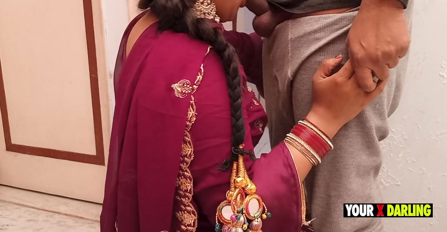 Punjabi bhabhi wants bihari’s dick in her pussy when he is pissing in the bathroom