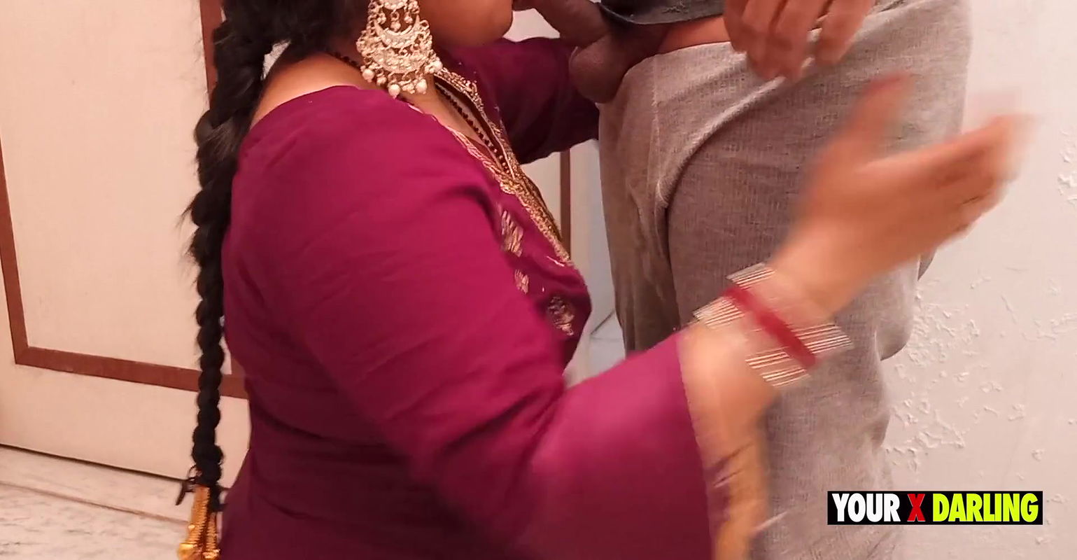 Punjabi bhabhi wants bihari’s dick in her pussy when he is pissing in the bathroom