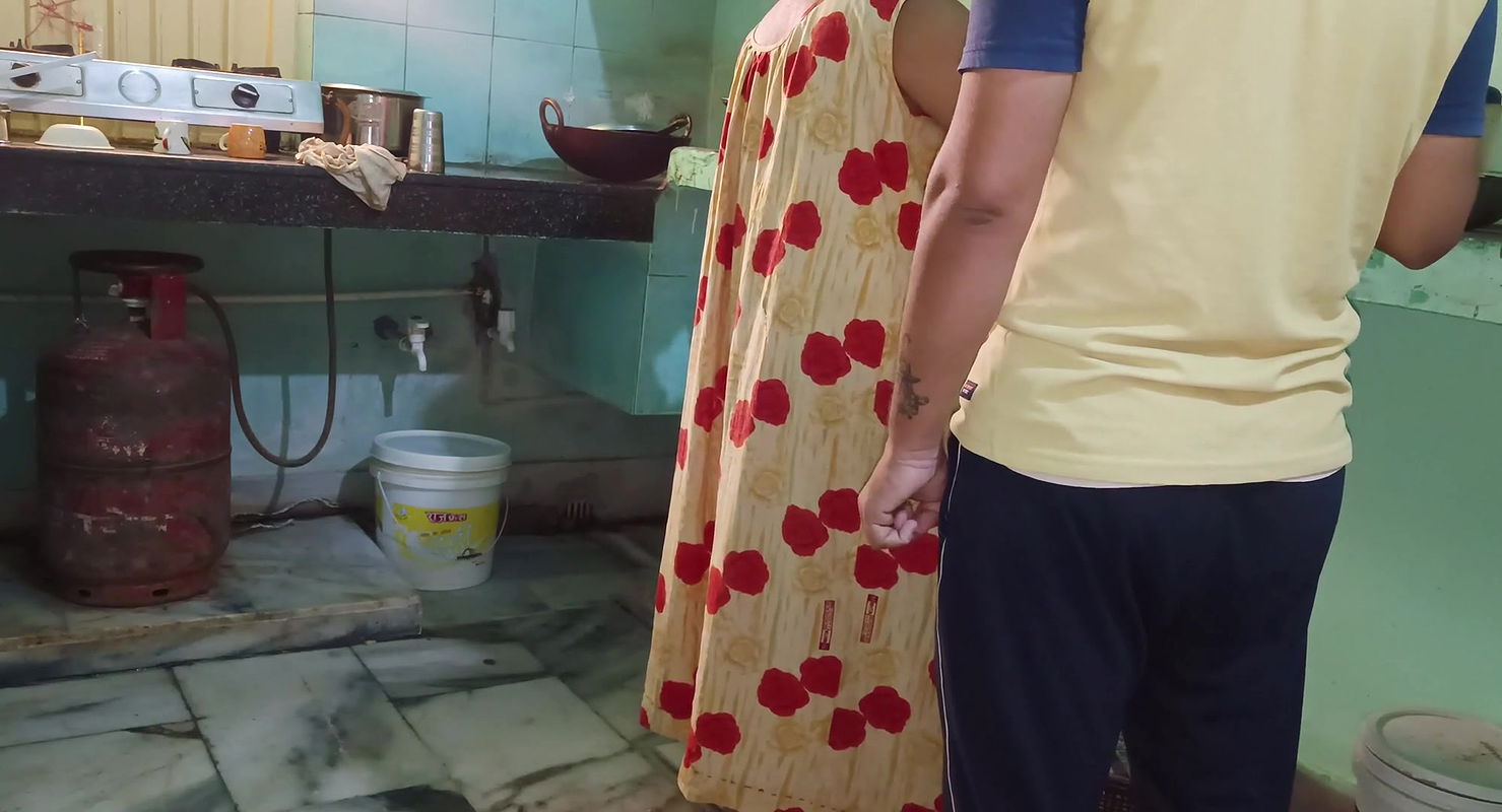 Big boobs Pooja bhabhi gave sexual fun to his devar