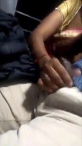 Desi Giving HJ and bj in bus