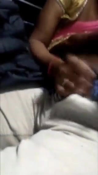 Desi Giving HJ and bj in bus