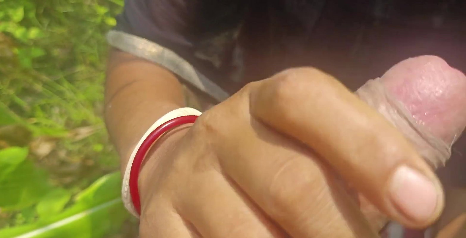 Makkah Ki Keath pe Pados ki Bhabhi ko choda husband kam gai hai Muslim bhabhi