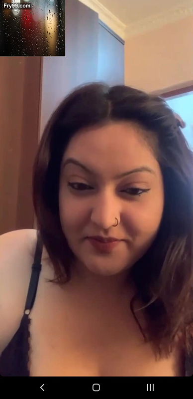 Sexy Indian Girl Shows Her Boobs To Lover