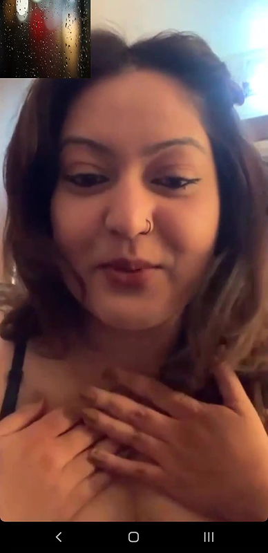 Sexy Indian Girl Shows Her Boobs To Lover