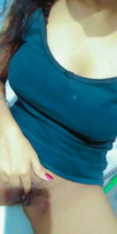 Cute Babe Showing and Fingaring