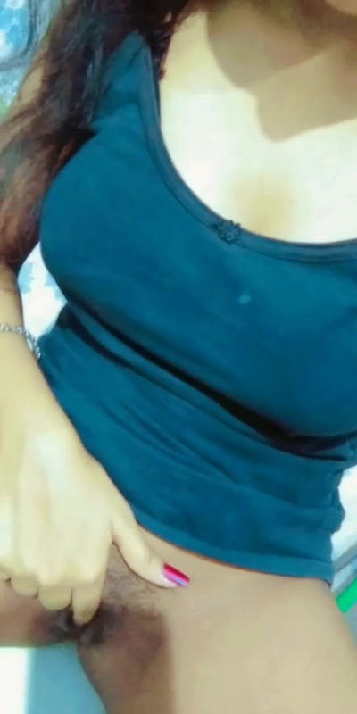 Cute Babe Showing and Fingaring