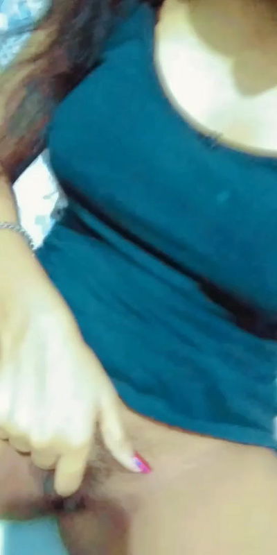 Cute Babe Showing and Fingaring