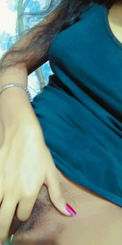 Cute Babe Showing and Fingaring