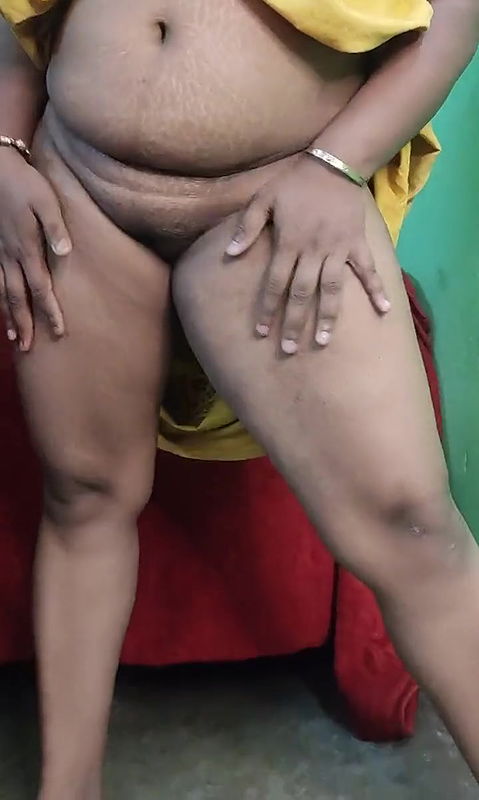 Desi hairy pussy smashing and fingering closeup pussy