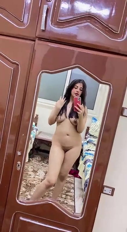 Hot Naked Selfe