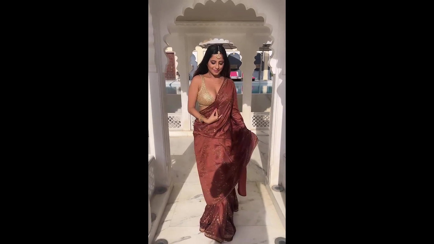 Katesharma hot cleavage boobs show video