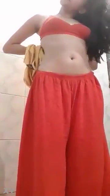 Beautiful Girl Shows Her Boobs and Ass