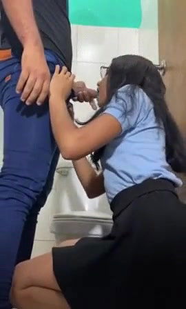 Young College Girl Sneaky Sex in the Mens Toilet