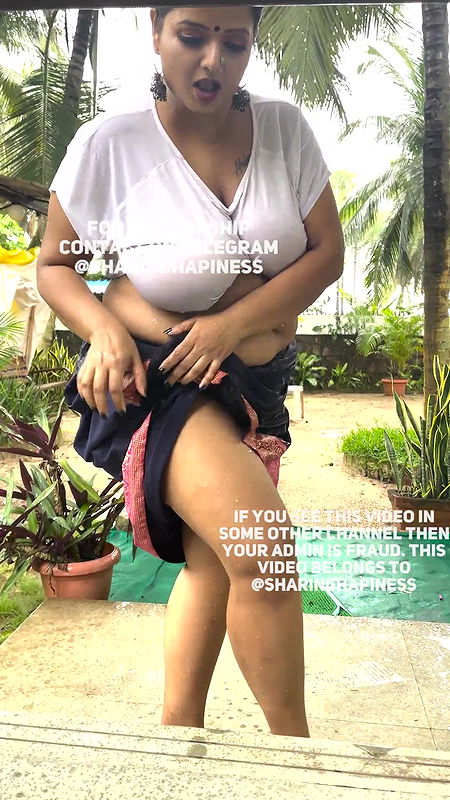 Naasha showing under boob