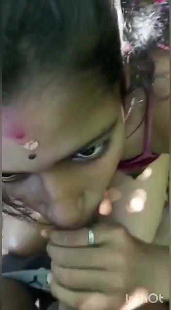Mallu giving bj in jungle