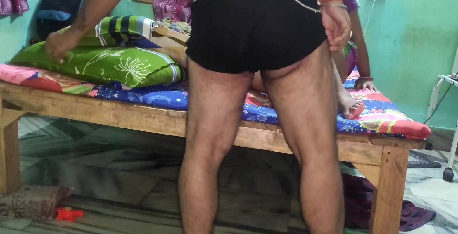 Bhabhi ne Makan Malik Se Pyas Bujhai