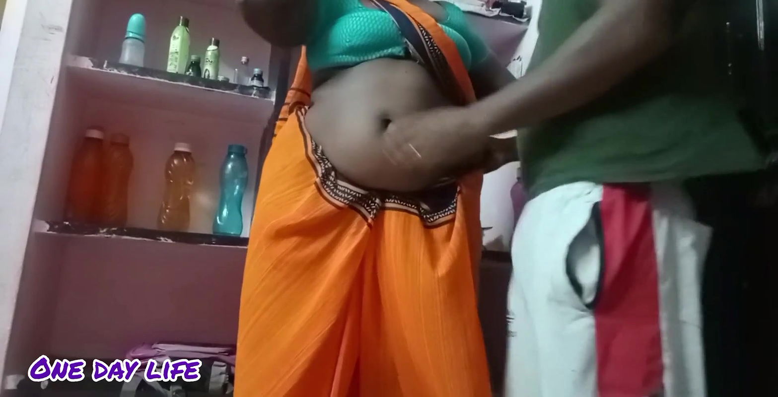 Beautiful Tamil wife licking navel with tongue and mouth sucking video part 2