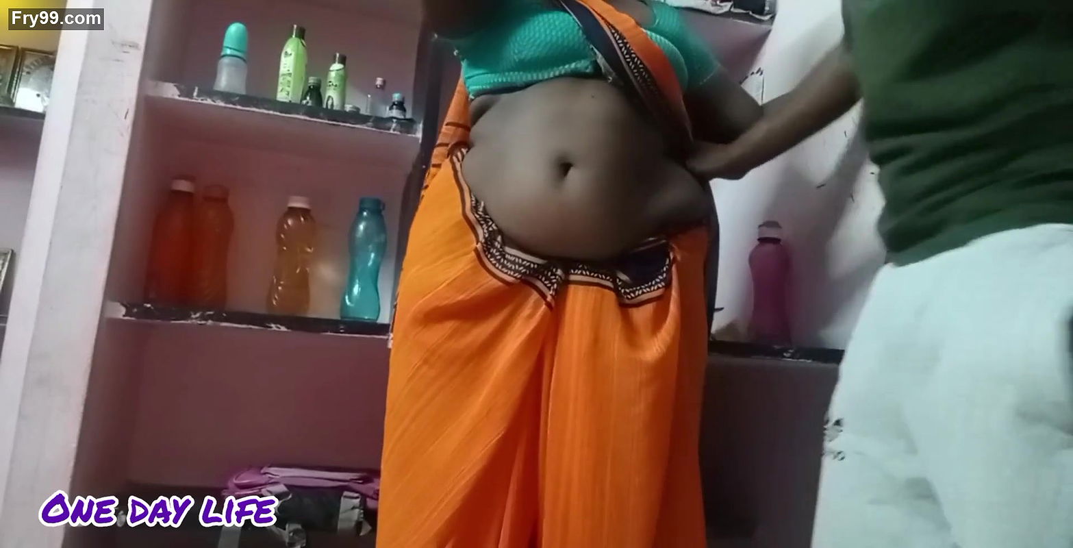 Beautiful Tamil wife licking navel with tongue and mouth sucking video part 2