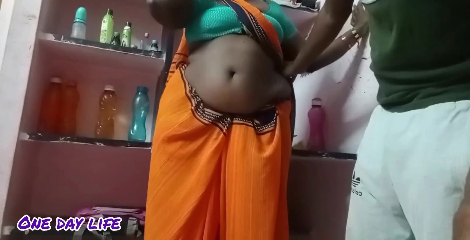 Beautiful Tamil wife licking navel with tongue and mouth sucking video part 2