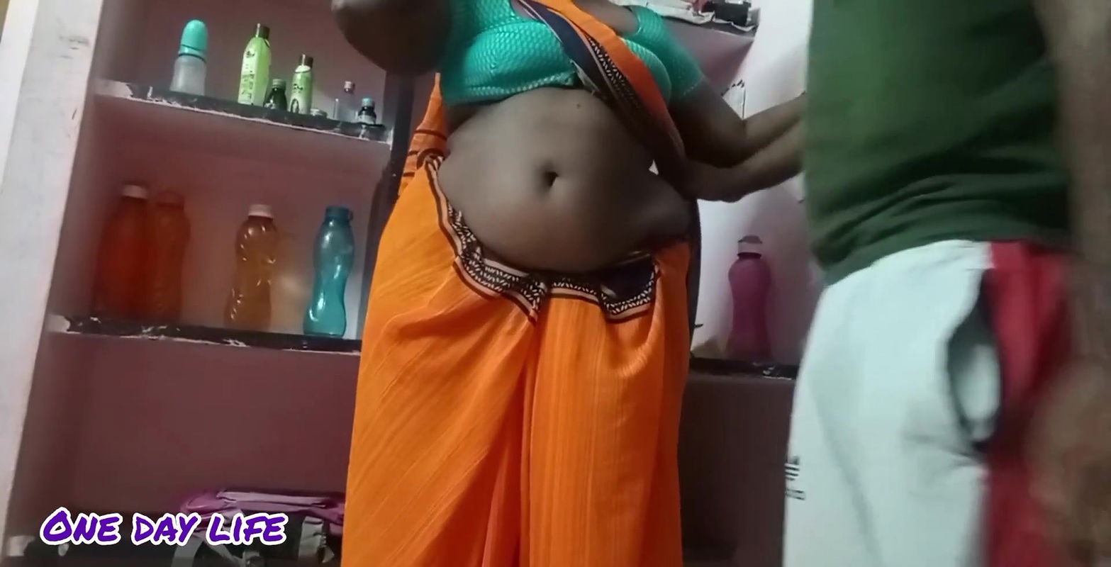 Beautiful Tamil wife licking navel with tongue and mouth sucking video part 2