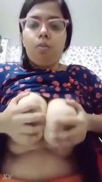 Bengali Big Booby Horny Girl Nude Exposing and Fingering Leaked