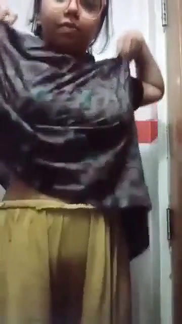 Bengali Big Booby Horny Girl Nude Exposing and Fingering Leaked