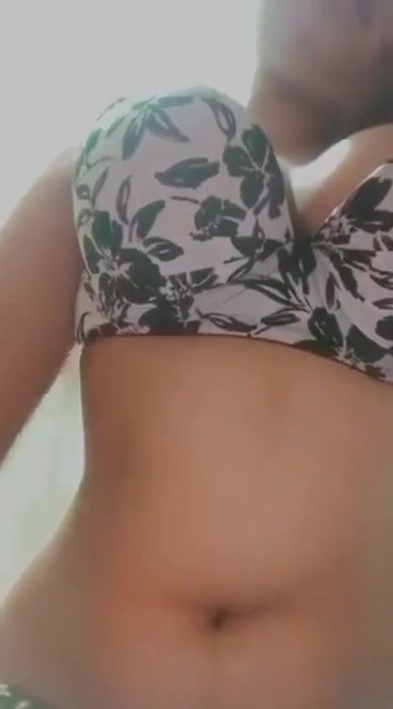 Beautiful Sexy girl Showing