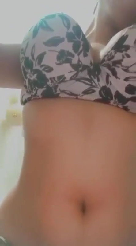 Beautiful Sexy girl Showing