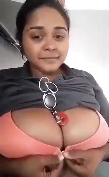 Sexy Teen girl boobs show