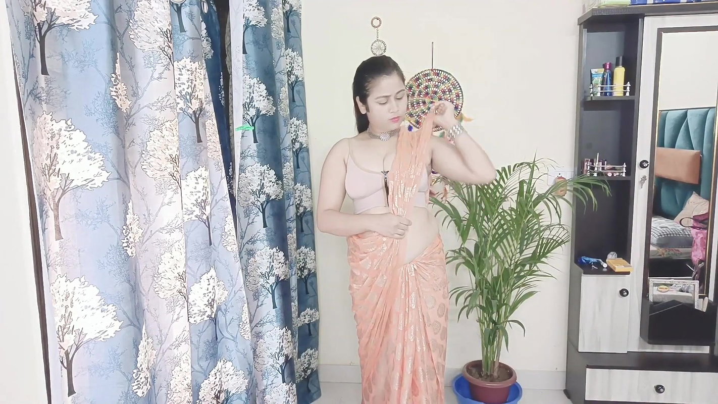 Hot booby girls huge cleavage hot navel show sari draping vlog