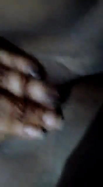 Desi girl showing boobs and pussy