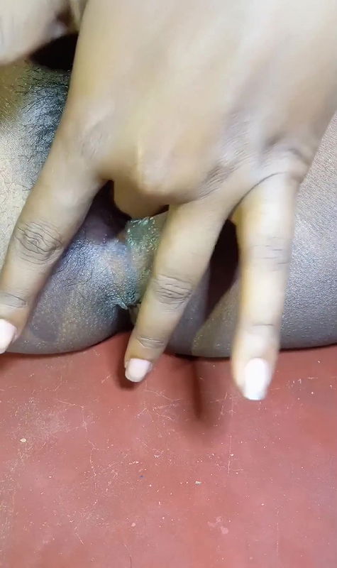 Desi bhabi Sonai hot masturbating