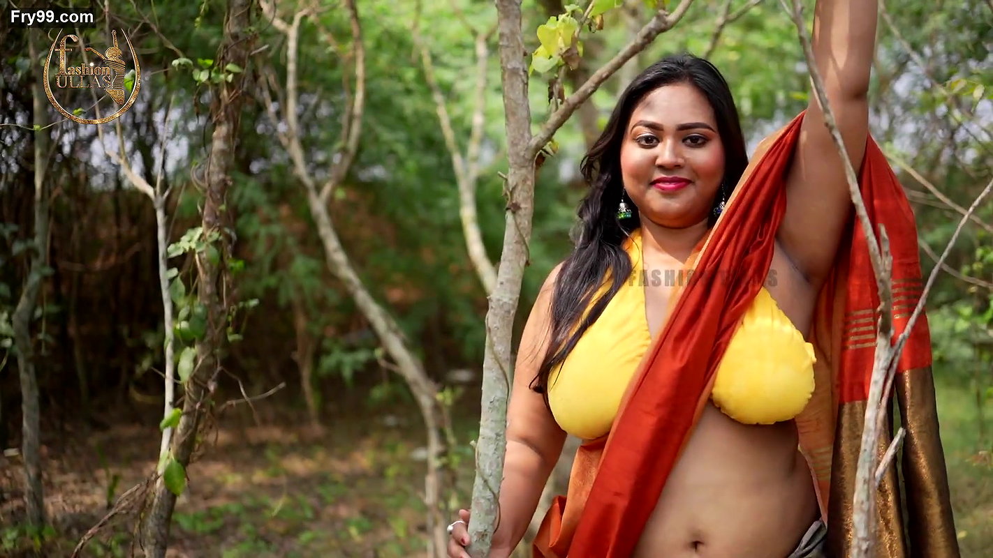 Rusha ~ Saree Fashion with Towel Underwear ~ Fashion Ullas