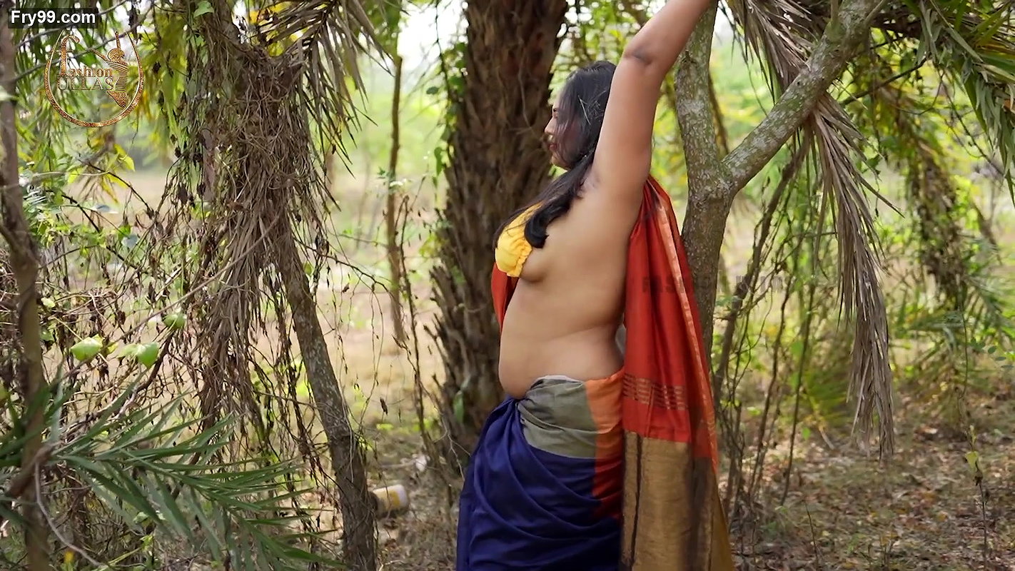 Rusha ~ Saree Fashion with Towel Underwear ~ Fashion Ullas