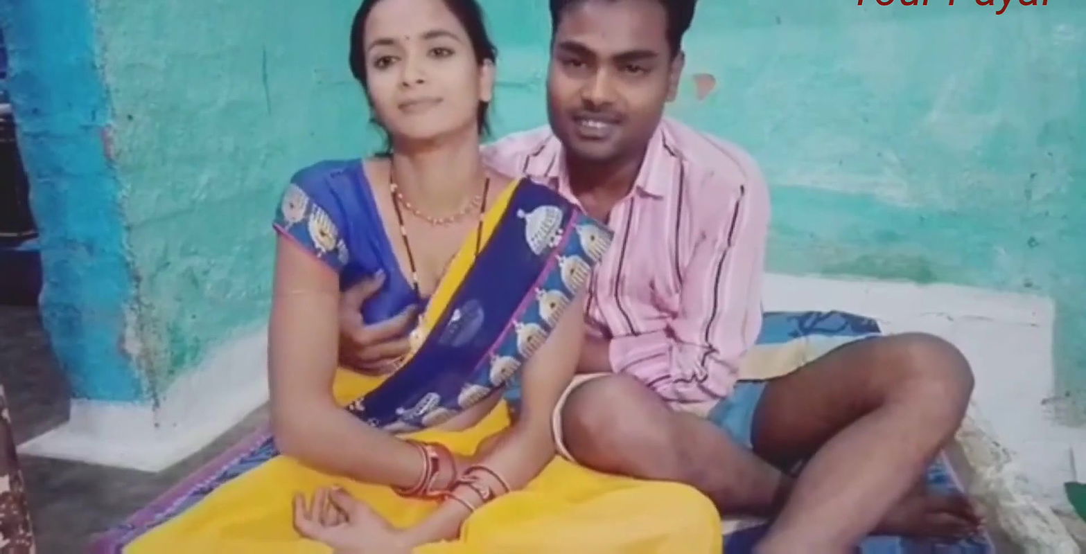 Aaj to Meri biwi ki gand faad di tel laga ke gand me daal diya mera mota land meri randi biwi chilla gayi anal sex video