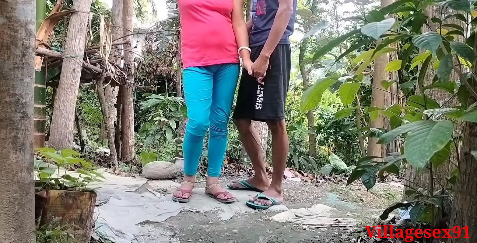 Village Girlfriend Sex With Her Boyfriend in Red T-shart in Outdoor