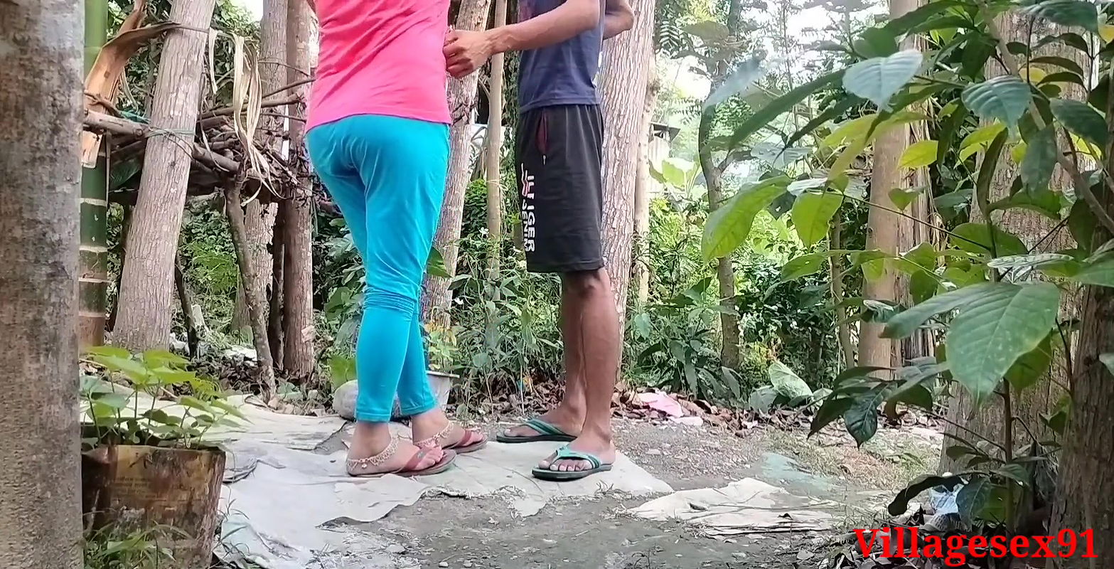 Village Girlfriend Sex With Her Boyfriend in Red T-shart in Outdoor