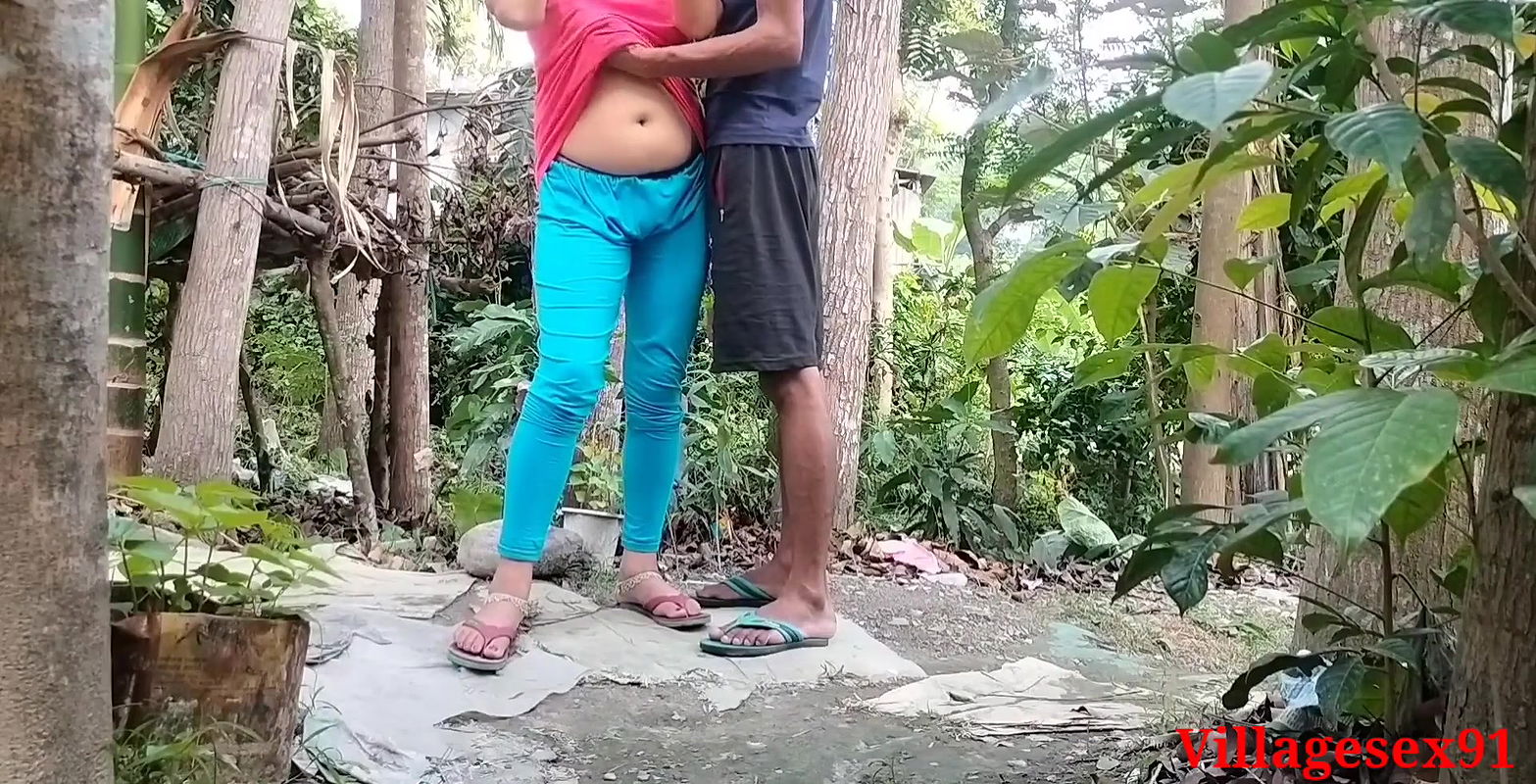 Village Girlfriend Sex With Her Boyfriend in Red T-shart in Outdoor