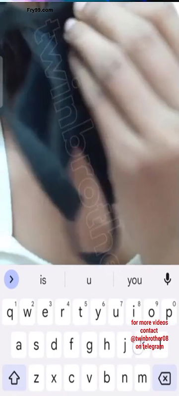 Zoya aka Unique Girl Showing Boobs and Fingering Pussy & Asshole on PREMIUM 121 Tango Live ~ with Slight FACE