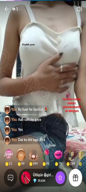 Zoya aka Unique Girl Showing Boobs and Fingering Pussy & Asshole on PREMIUM 121 Tango Live ~ with Slight FACE