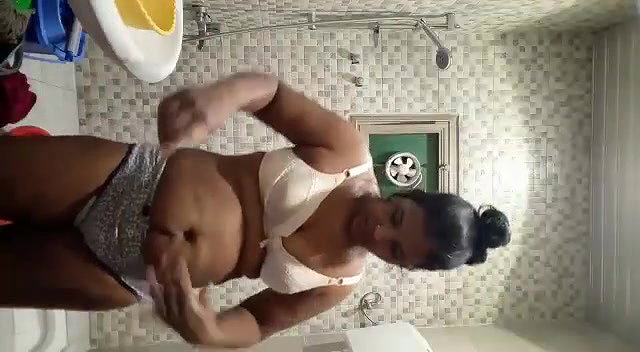 Tamil Aunty Wearing Clothes