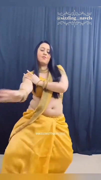Anjaali rana real hot aunty deep navel thoppul shakes akkul belly chain compilation