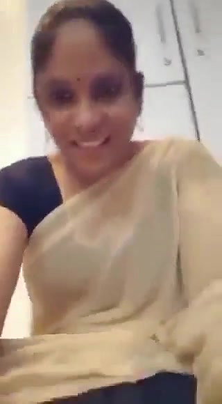 Horny Mature Aunty Showing Pussy to Lover