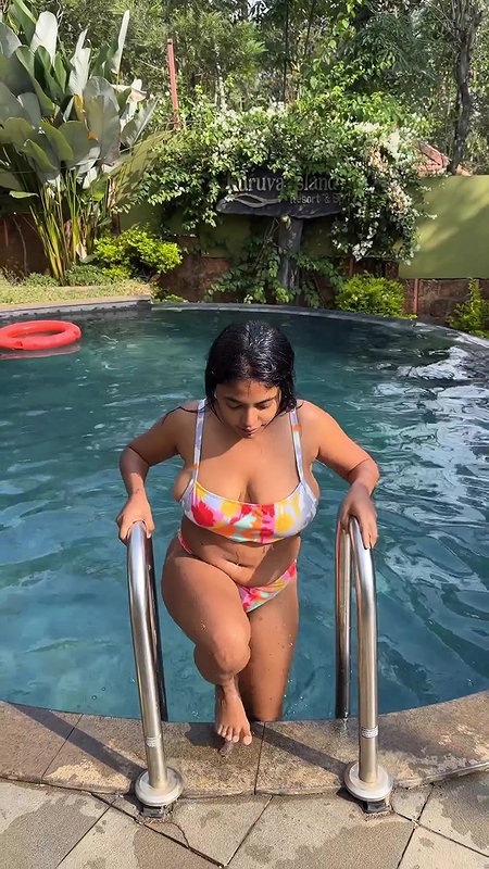 watersoule huge boobs and navel in bikini