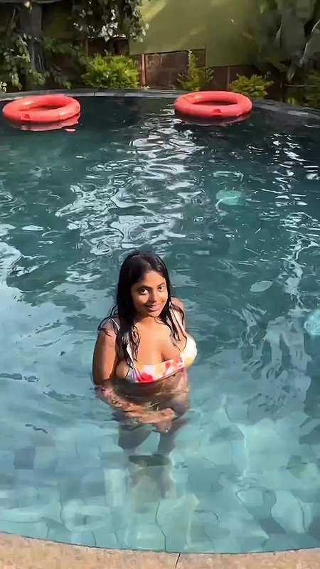 watersoule huge boobs and navel in bikini