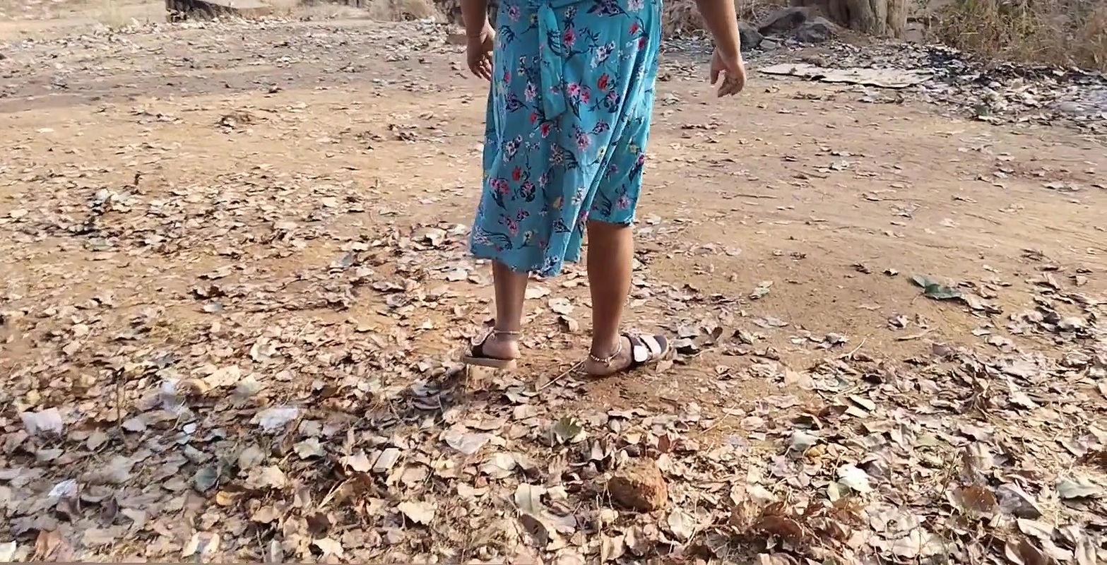 Hot Desi Sexy Bhabhi Girl shows sexy boobs by doing bath show in outdoor, also roams in forest