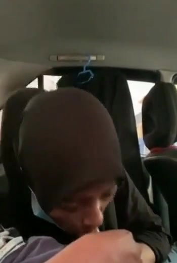 Hijab girl fucking in car